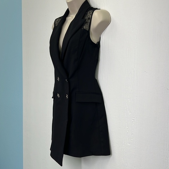 Zara - Tuxedo Sleeveless Lace Rhinestone Flower Button Short Romper Medium - Picture 7 of 16